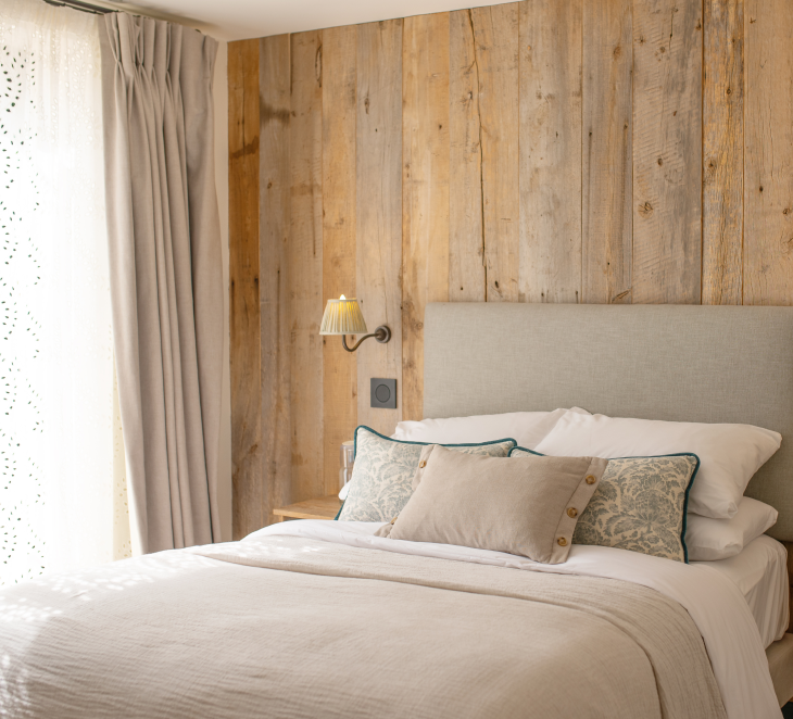 Small-Classic-Room-Homefield-Grange-Rushton